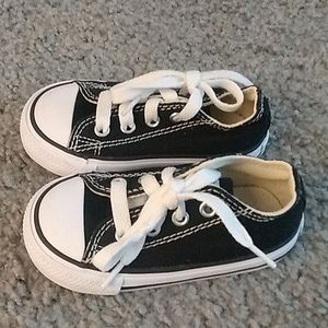 Converse Tennis Shoes